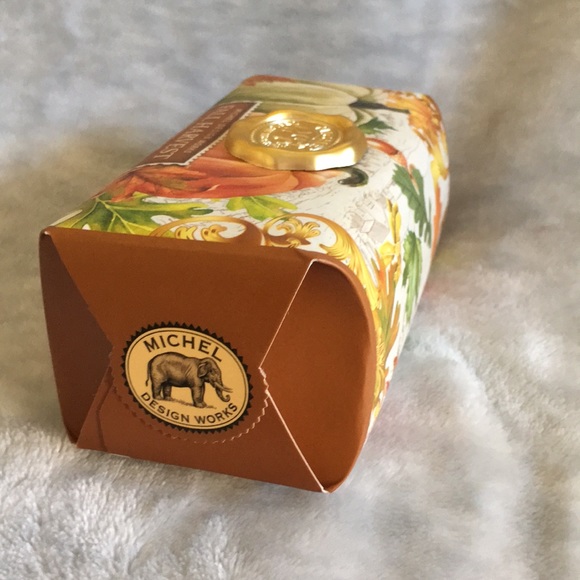Fall Harvest Scented Shea Butter Designer Hand Soap Made in England NWT 8.7oz - Picture 7 of 14